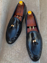 Load image into Gallery viewer, Black Side Knitted Tassel Leather Loafers
