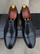 Load image into Gallery viewer, Black Leather Classic Cap Toe Oxfords
